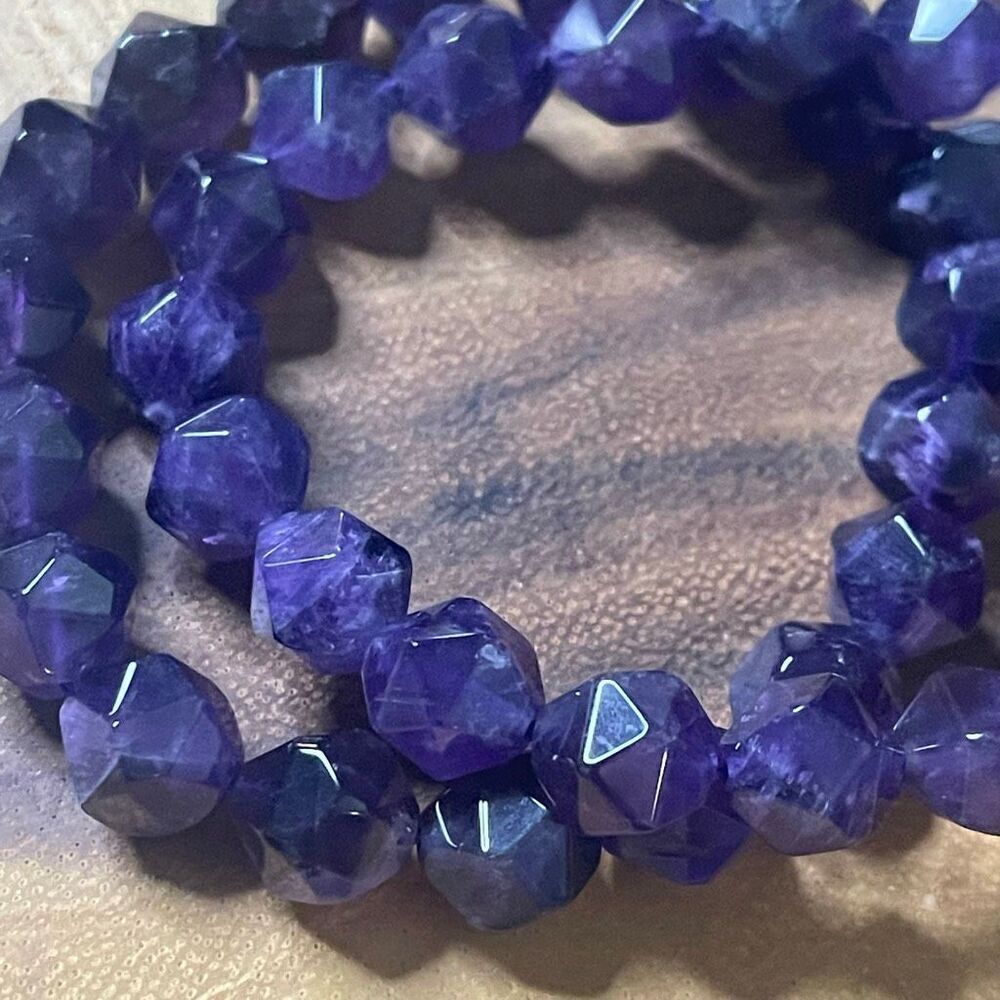 Amethyst purple diamond stretch beaded bracelet 7” crystal healing beads 8mm ONE
